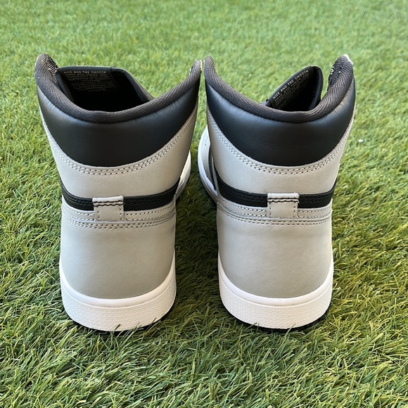 Air Jordan 1 Retro High OG - Picture 3 of 5